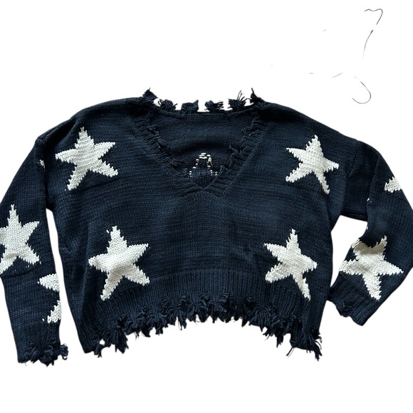 ⭐ Starry Distressed Crop Sweater Cozy Knit Raw hem size Medium - Picture 5 of 9